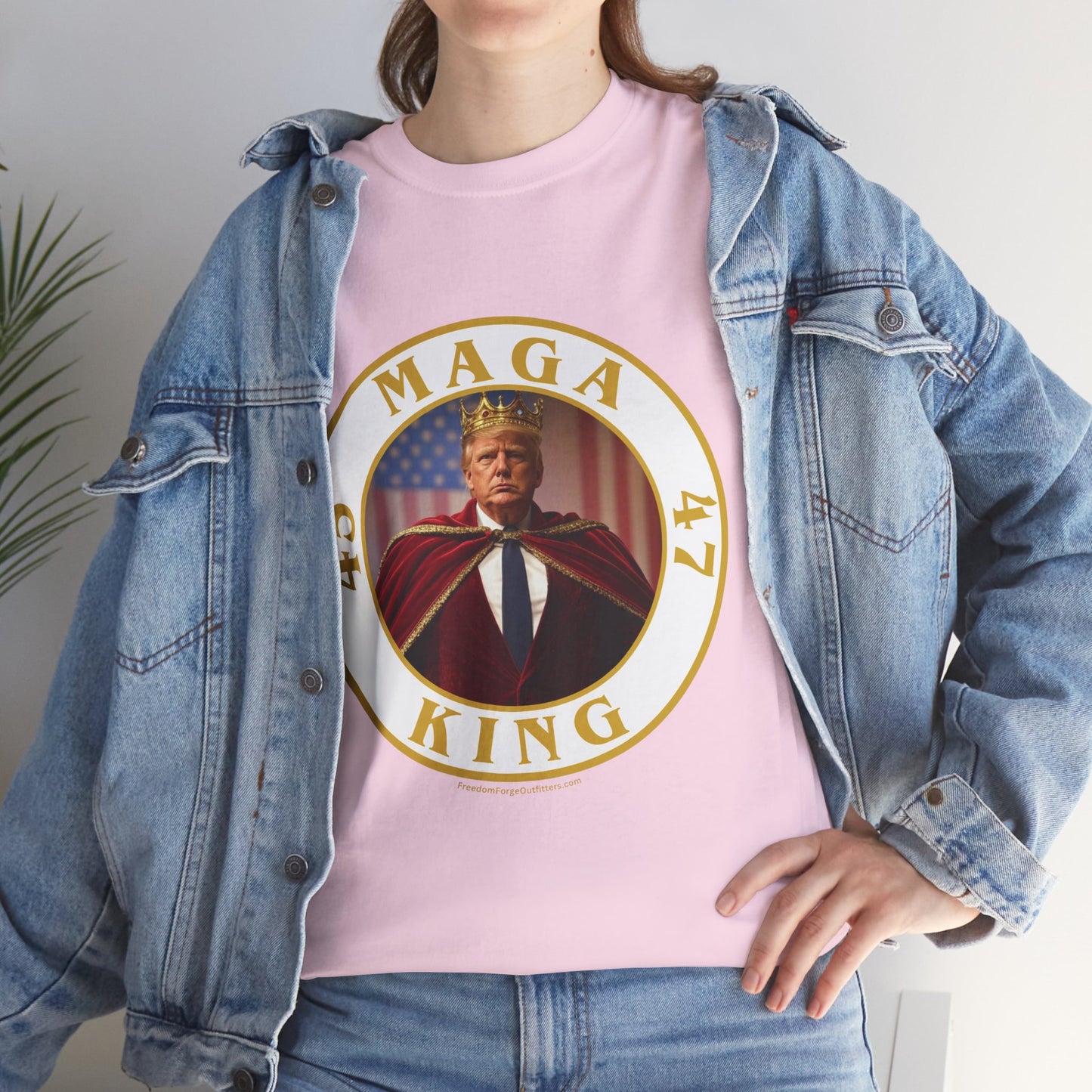 Trump 'MAGA King' T-Shirt - Regal Patriotic Graphic Tee